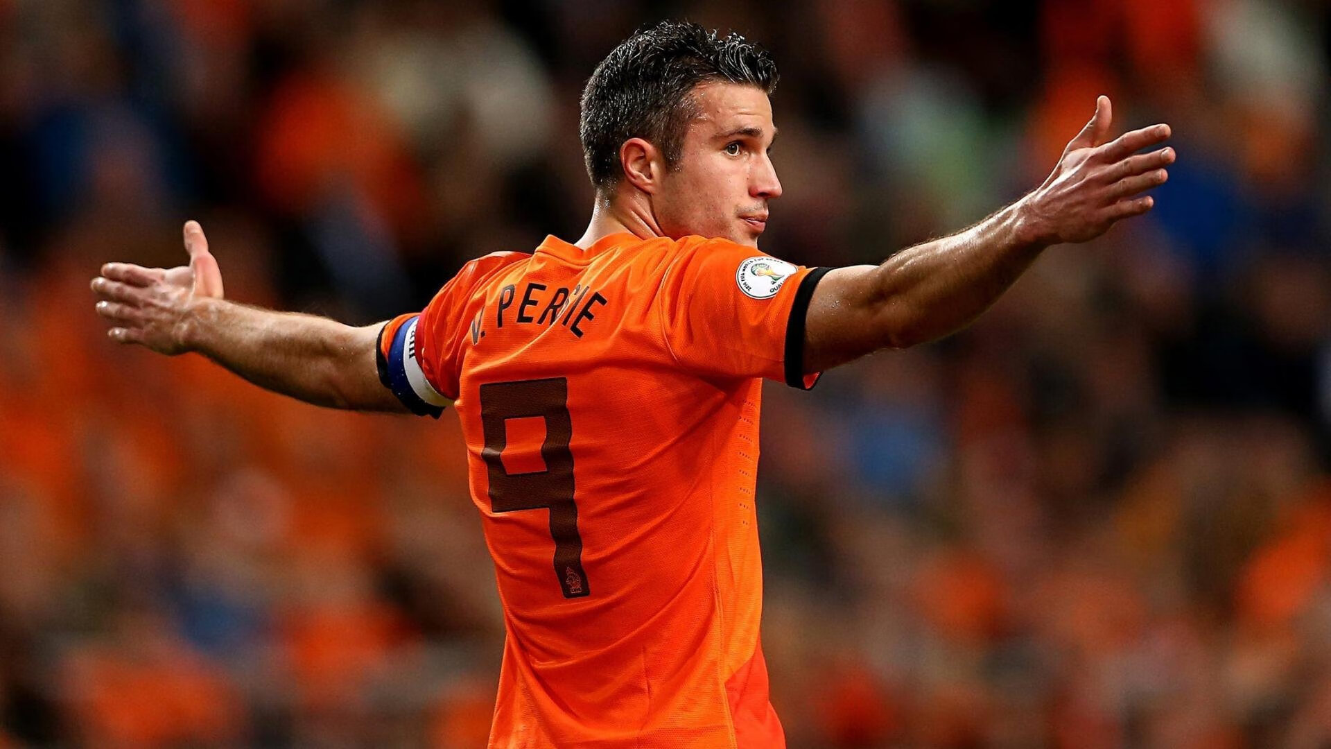 “胡利安·门德斯：阿根廷美洲狮队的强力后卫，未来发展潜力巨大”